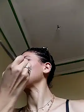 Snapshot of Larissinhamm chatting on 4, 11, 2025 Larissinhamm online show from 4, 11, 2025