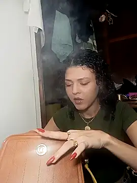 Snapshot of Larissinhamm chatting on 9, 11, 2025 Larissinhamm online show from 9, 11, 2025