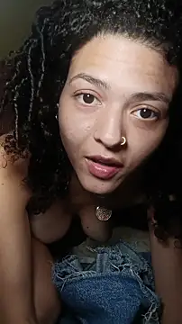 Snapshot of Larissinhamm chatting on 15, 11, 2025 Larissinhamm online show from 15, 11, 2025