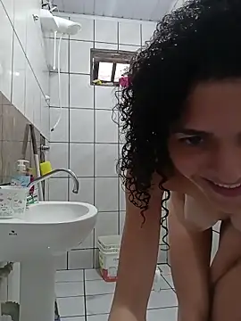 Snapshot of Larissinhamm chatting on 15, 11, 2025 Larissinhamm online show from 15, 11, 2025