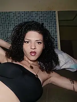 Snapshot of Larissinhamm chatting on 20, 11, 2025 Larissinhamm online show from 20, 11, 2025