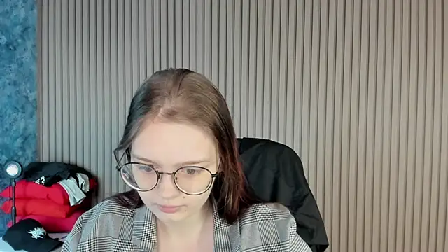 shy elina01 online show from 6, 10, 2025