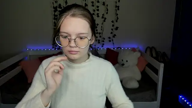 shy elina01 online show from 3, 11, 2025