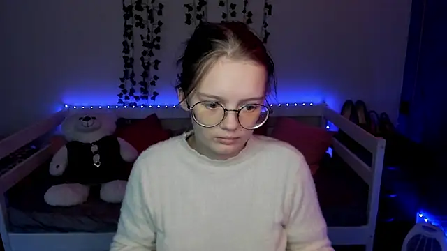 shy elina01 online show from 6, 11, 2025