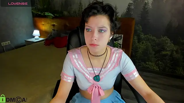 Snapshot of Sara_Frayer chatting on 20, 10, 2025 Sara Frayer online show from 20, 10, 2025