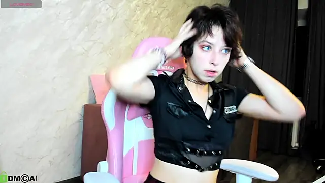 Snapshot of Sara_Frayer chatting on 23, 10, 2025 Sara Frayer online show from 23, 10, 2025