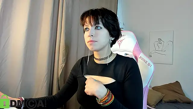 Snapshot of Sara_Frayer chatting on 27, 10, 2025 Sara Frayer online show from 27, 10, 2025