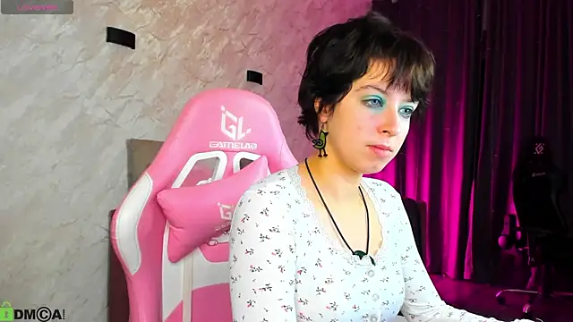 Snapshot of Sara_Frayer chatting on 3, 11, 2025 Sara Frayer online show from 3, 11, 2025