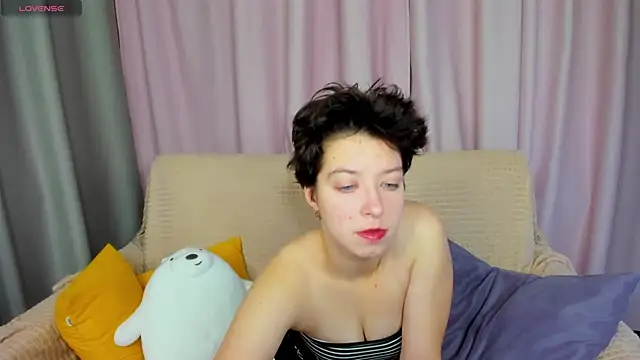 Snapshot of Sara_Frayer chatting on 12, 11, 2025 Sara Frayer online show from 12, 11, 2025