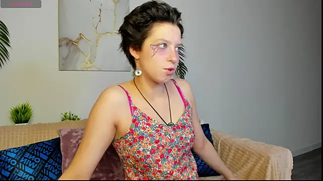 Snapshot of Sara_Frayer chatting on 18, 11, 2025 Sara Frayer online show from 18, 11, 2025