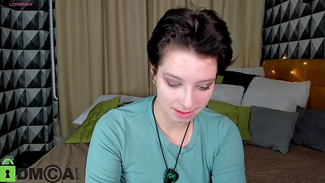 Snapshot of Sara_Frayer chatting on 24, 11, 2025 Sara Frayer online show from 24, 11, 2025