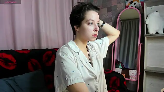 Snapshot of Sara_Frayer chatting on 27, 11, 2025 Sara Frayer online show from 27, 11, 2025