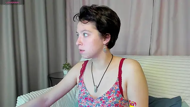 Snapshot of Sara_Frayer chatting on 3, 12, 2025 Sara Frayer online show from 3, 12, 2025