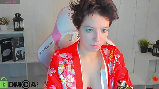 Snapshot of Sara_Frayer chatting on 4, 12, 2025 Sara Frayer online show from 4, 12, 2025