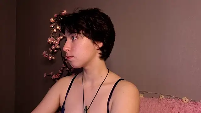 Snapshot of Sara_Frayer chatting on 12, 1, 2026 Sara Frayer online show from 12, 1, 2026