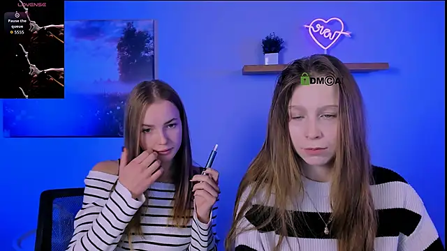 esme moore  online show from 7, 11, 2025