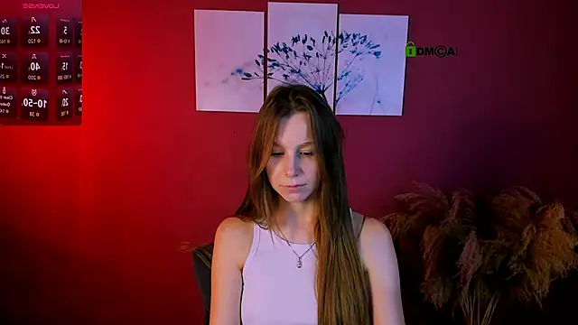 esme moore  online show from 21, 11, 2025