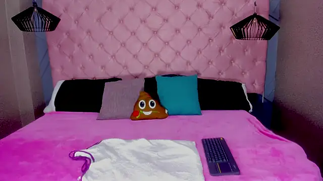 Cloe-Naughty online show from 2, 10, 2025