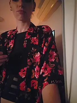 Snapshot of lonely_Cosplay_chick chatting on 25, 10, 2025 lonely Cosplay chick online show from 25, 10, 2025