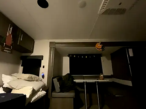 Snapshot of mcxxx87 chatting on 1, 11, 2025 mcxxx87 online show from 1, 11, 2025