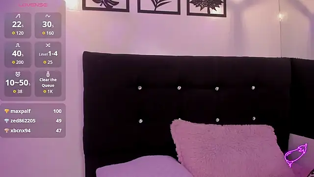 Haiily Baeker online show from 5, 11, 2025