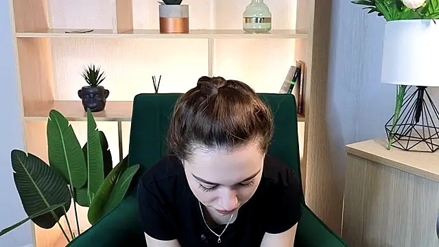 FrankieViall online show from 3, 10, 2025
