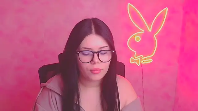 Mona Esty online show from 12, 11, 2025