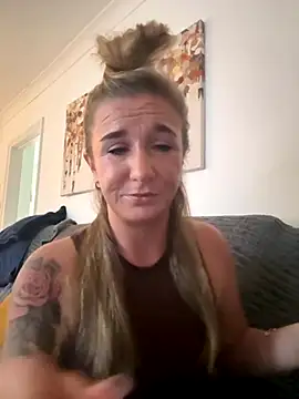 MimiMaee online show from 20, 10, 2025