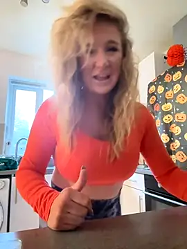 MimiMaee online show from 23, 10, 2025