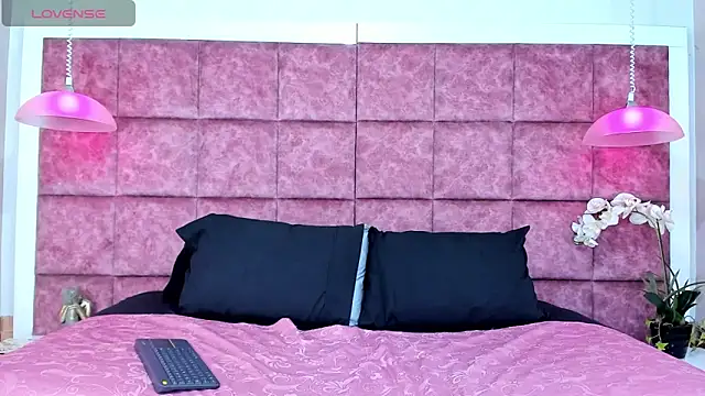 CameronRey  online show from 5, 11, 2025