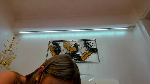 VikaFever online show from 10, 11, 2025