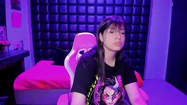 Violetta Swett  online show from 1, 12, 2025