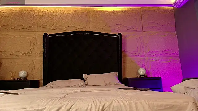 Snapshot of naomi_hill1 chatting on 16, 10, 2025 naomi hill1 online show from 16, 10, 2025