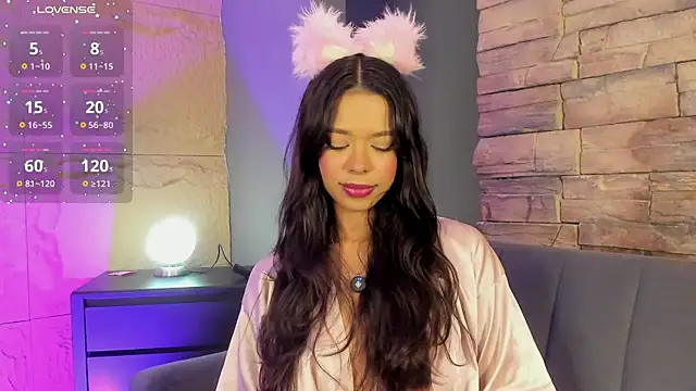 Snapshot of naomi_hill1 chatting on 10, 11, 2025 naomi hill1 online show from 10, 11, 2025