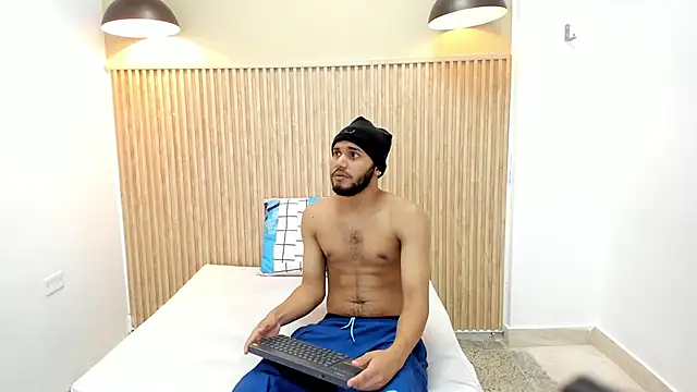 Adamss 23 online show from 5, 10, 2025