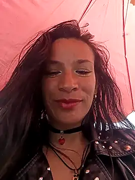 Alanna Foxx  online show from 4, 12, 2025