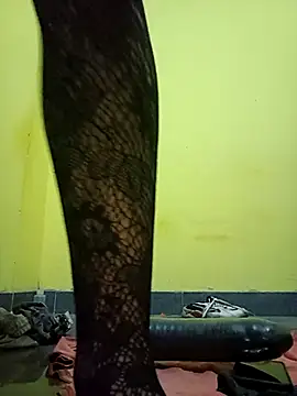 Snapshot of Canelasexo82 chatting on 24, 11, 2025 Canelasexo82 online show from 24, 11, 2025