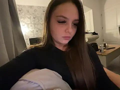 Snapshot of EllaStarrxxx chatting on 3, 11, 2025 EllaStarrxxx online show from 3, 11, 2025