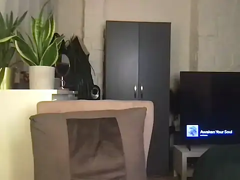 GluteQueenE online show from 13, 3, 2026