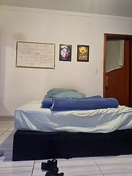 SweetGoodBoy22 online show from 10, 10, 2025