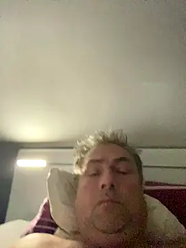 Snapshot of Sklavekay chatting on 9, 11, 2025 Sklavekay online show from 9, 11, 2025