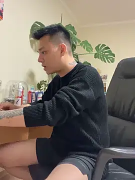 Snapshot of latava chatting on 13, 11, 2025 latava online show from 13, 11, 2025