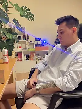 Snapshot of latava chatting on 19, 11, 2025 latava online show from 19, 11, 2025