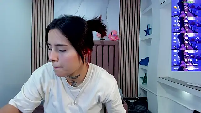 Nixielee  online show from 17, 11, 2025