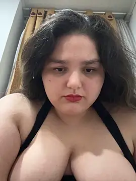Snapshot of CristalUwU chatting on 3, 10, 2025 CristalUwU online show from 3, 10, 2025