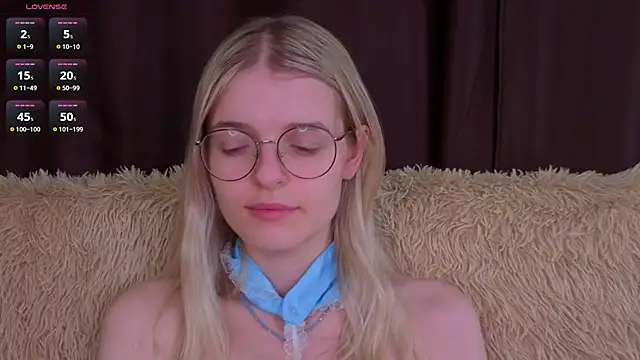 MonicaShiny online show from 10, 11, 2025