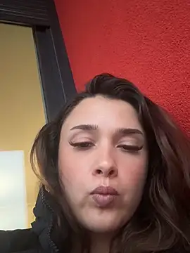 Snapshot of MayaVonDe chatting on 7, 11, 2025 MayaVonDe online show from 7, 11, 2025