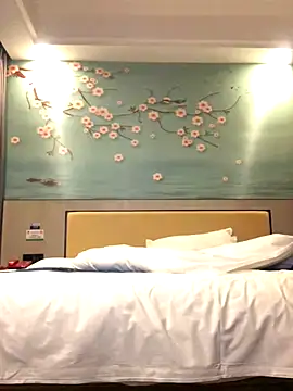 Mile-m online show from 4, 11, 2025