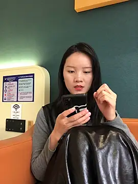 Mile-m online show from 5, 11, 2025