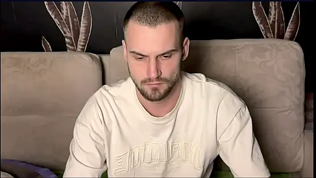 Snapshot of Iveraan chatting on 18, 10, 2025 Iveraan online show from 18, 10, 2025